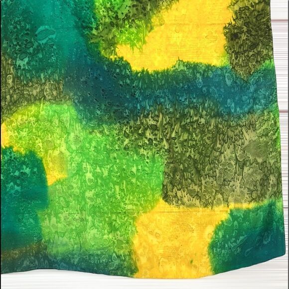 Golden Camel of Shanghai Hand Rolled and Hand Printed 100% Silk Square Scarf - Picture 9 of 12